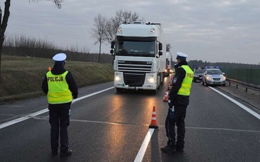 Ostrów Mazowiecka - Od wczesnych godzin porannych ostrowscy policjanci prowadzą 
