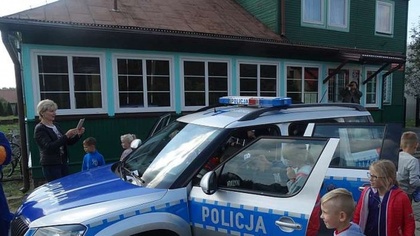 Ostrów Mazowiecka - Funkcjonariusze z Komisariatu Policji w Małkini Górnej odwie