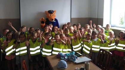 Ostrów Mazowiecka - Policjanci odwiedzili dzieci z przedszkola 