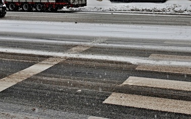 Ostrów Mazowiecka - Do potrącenia pieszej doszło na oznakowanym przejściu dla pi