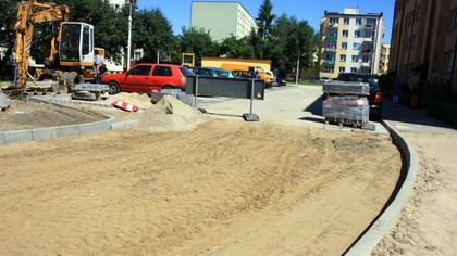 Ostrów Mazowiecka - Trwają prace budowlane na osiedlu Lubiejewska. Miasto zlecił