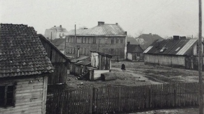 Ostrów Mazowiecka - Przedstawiamy archiwalną fotografię widoku z okna przy ul. R