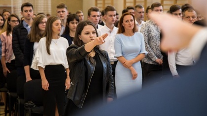 Ostrów Mazowiecka - W całej Polsce uczniowie rozpoczynają dziś nowy rok szkolny.