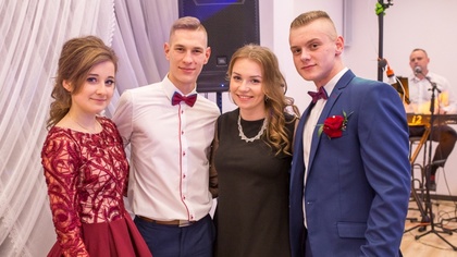 Ostrów Mazowiecka - Od balu studniówkowego ferie rozpoczęli maturzyści ostrowski