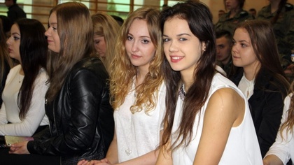 Ostrów Mazowiecka - Maturzyści z ostrowskiego Zespołu Szkół nr 1 zakończyli kole