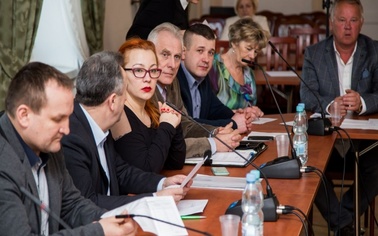 Ostrów Mazowiecka - Przewodniczący rady miasta Zbigniew Krych zwołał radnych na 