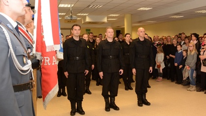Ostrów Mazowiecka - Ponad sześćdziesięciu nowych policjantów zasiliło szeregi ga