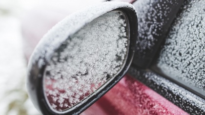 Ostrów Mazowiecka - Po ostatnich opadach śniegu oraz przymrozkach drogi są ślisk