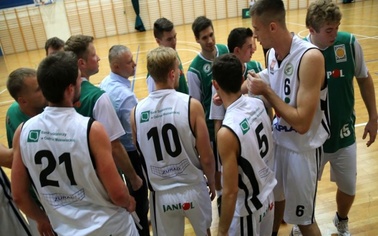 Ostrów Mazowiecka - Ze zmiennym szczęściem swoje spotkania w rozgrywkach II ligi