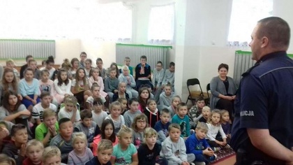 Ostrów Mazowiecka - Dzielnicowy z terenu gminy Małkinia Górna spotkał się z dzie