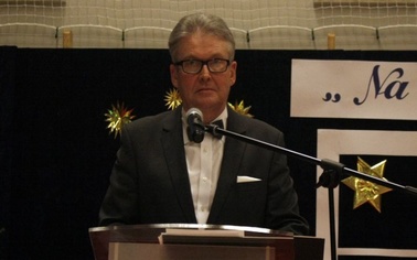 Ostrów Mazowiecka - Po sesji budżetowej rady powiatu, na którym radni siedemnast