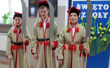 Ostrów Mazowiecka - Społeczność Szkoły Podstawowej nr 1 im. Tadeusza Kościuszki 