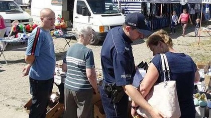 Ostrów Mazowiecka - 69-letnia mieszkanka powiatu ostrowskiego została okradziona
