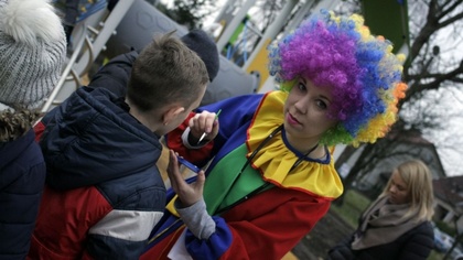 Ostrów Mazowiecka - W niedzielę plac zabaw przy ulicy Szkolnej zapełnił się młod