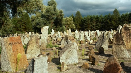 Ostrów Mazowiecka - Izraelska i polska młodzież złoży hołd ofiarom w Treblince. 