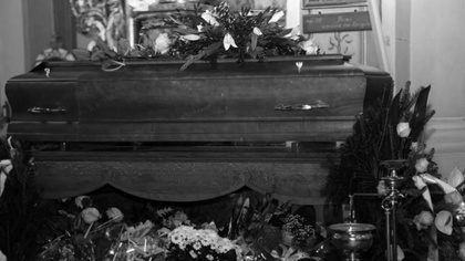 Ostrów Mazowiecka - Ostatnia droga zmarłego Piotra Dudka - długoletniego nauczyc