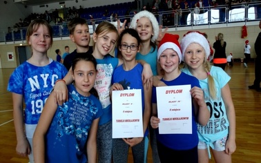 Ostrów Mazowiecka - Samorząd uczniowski wraz z nauczycielami wychowania fizyczne