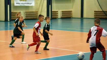 Ostrów Mazowiecka - Piłkarze UKS AP Ostrów Mazowiecka z rocznika 2010 i młodsi m