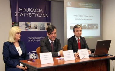 Ostrów Mazowiecka - Jak żyje się w naszym mieście i powiecie na tle całego subre