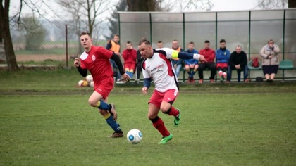 Ostrów Mazowiecka - Piłkarze KS Wąsewo w spotkaniu 25. kolejki rozgrywek A klasy