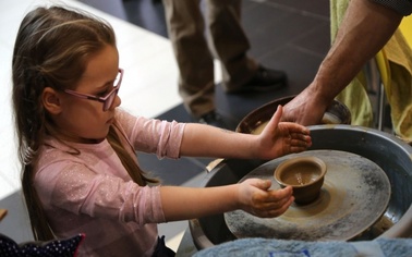 Ostrów Mazowiecka - Galeria Bursztynowa zaprosiła dzieci na interesujące warszta