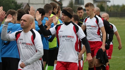 Ostrów Mazowiecka - Dużo emocji dostarczyła ostatnia kolejka spotkań w piłkarski