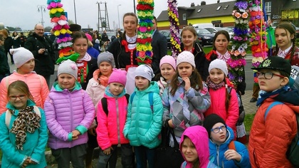 Ostrów Mazowiecka - Tysiące wiernych z Polski i zagranicy wzięło udział w obchod