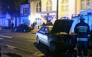 Ostrów Mazowiecka - Do groźnie wyglądającego wypadku doszło dziś przed wieczorem