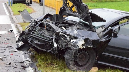 Ostrów Mazowiecka - Trzy osoby zostały zabrane do szpitala w wyniku wypadku drog