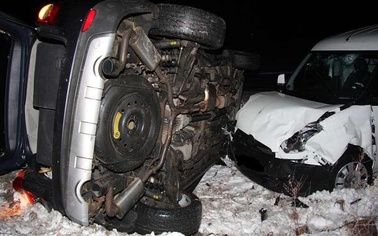 Ostrów Mazowiecka - Do wypadku drogowego z udziałem chevroleta i fiata doszło w 