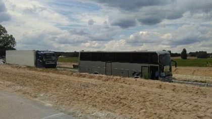 Ostrów Mazowiecka - Pięć osób, w tym czworo nastolatków zostało rannych w zderze