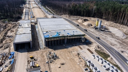 Ostrów Mazowiecka - Mija kolejny miesiąc prac przy rozbudowie drogi krajowej nr 