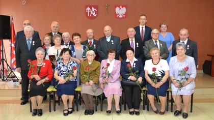 Ostrów Mazowiecka - Pary z gminy Andrzejewo otrzymały medale i statuetki za dług